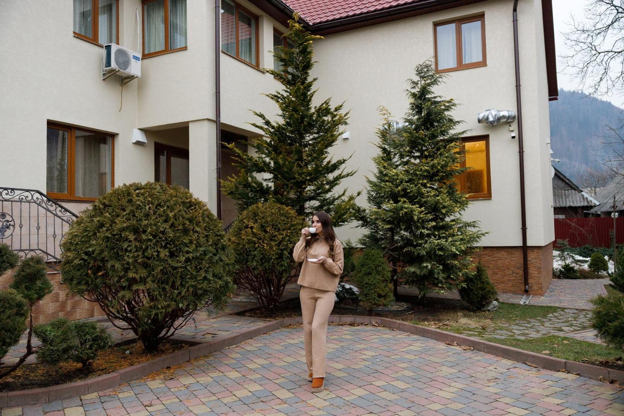 Gostyniy Dvir Synevir Hotell Synevyr Eksteriør bilde